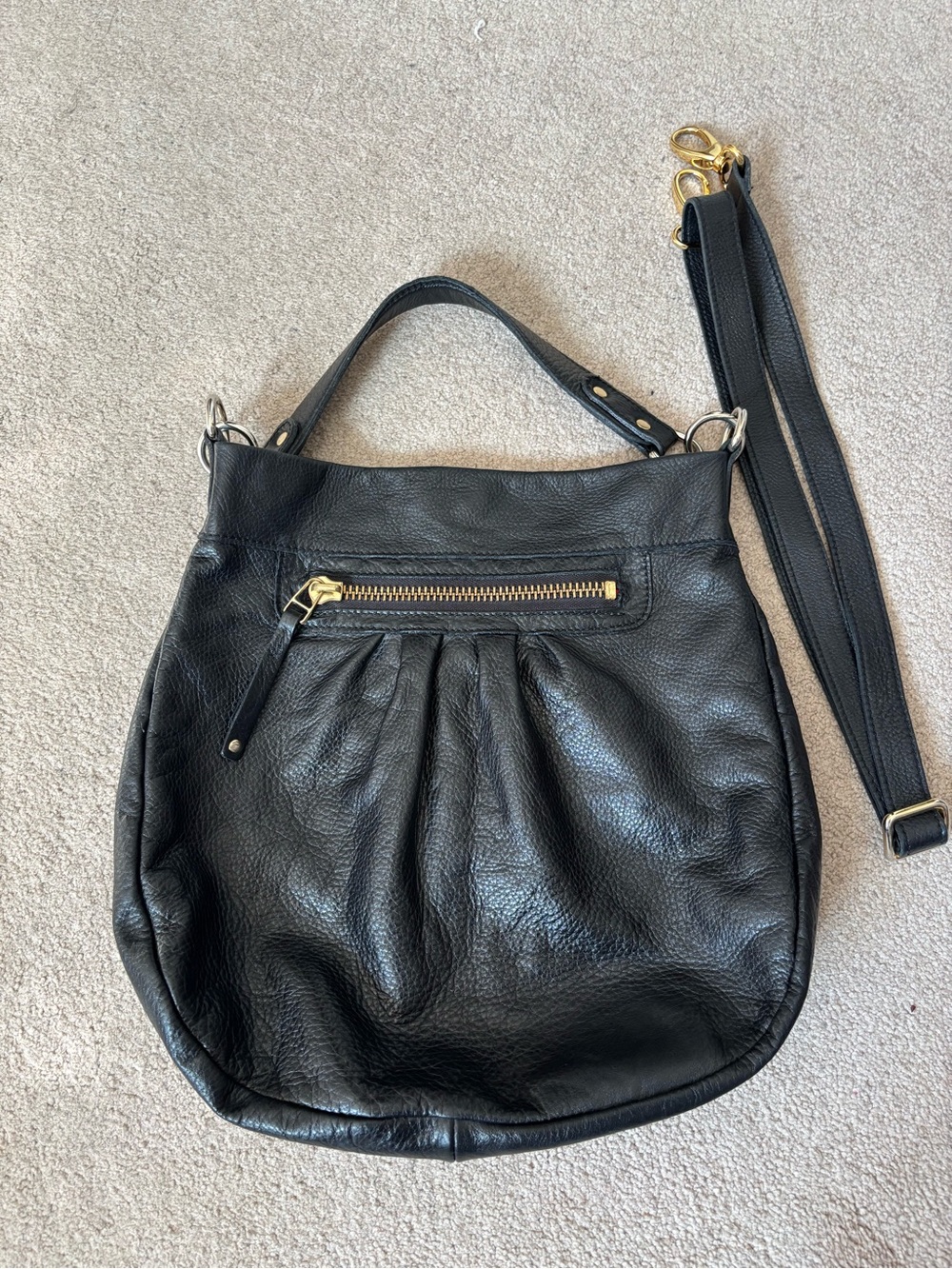 Vintage Roots Black Pebbled Leather Olivia Hobo Crossbody Bag Gold Metal Y2K